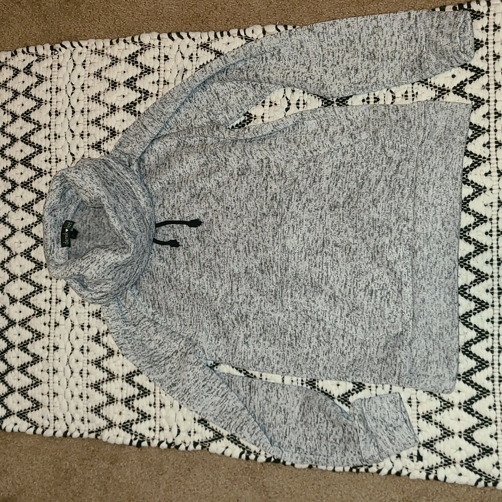 Grey sweatshirt